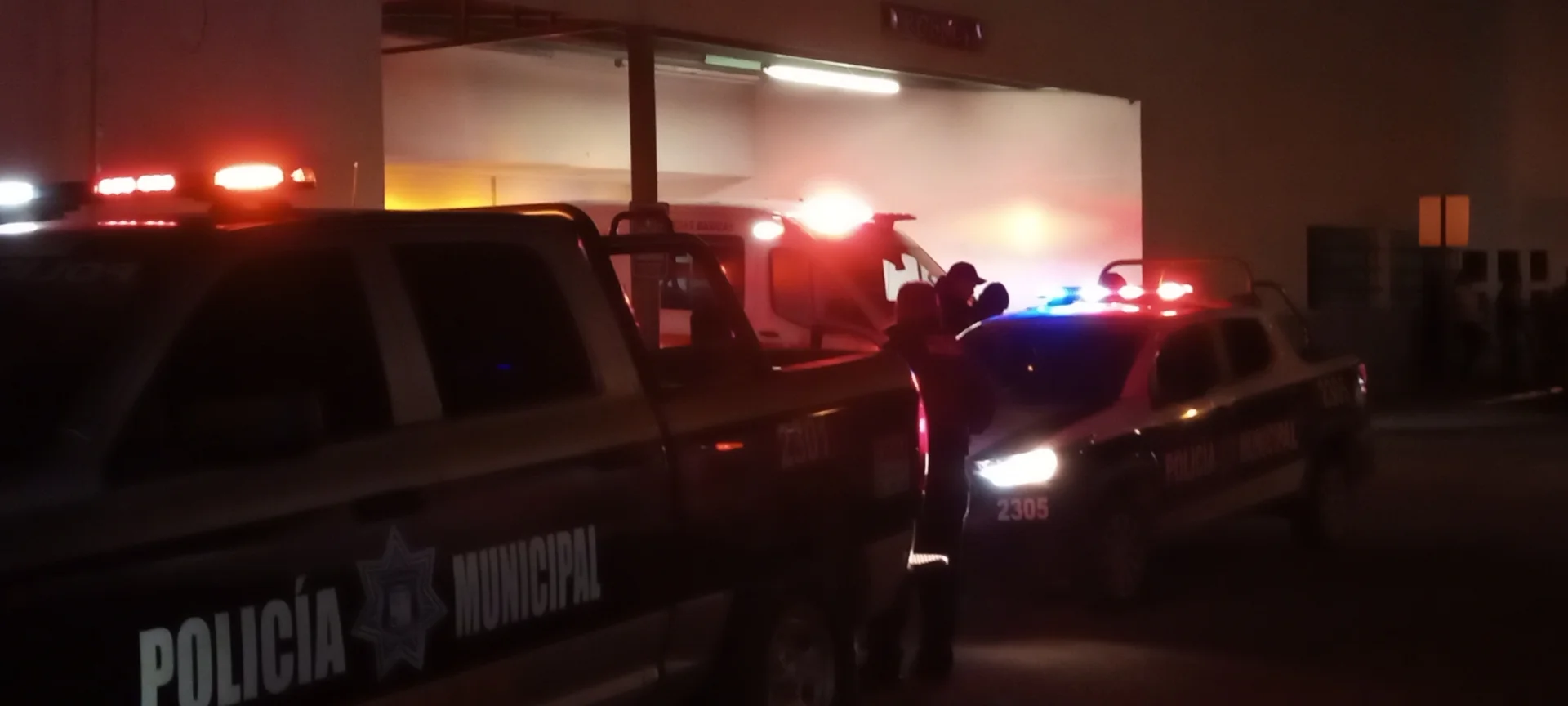 Hospitalizan a hombre con fractura expuesta tras agresión en Nogales