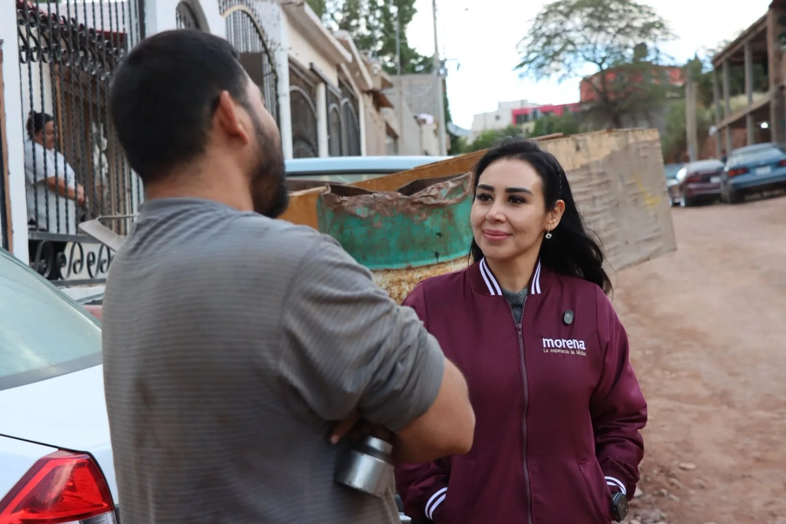 Realiza Angélica Burgos recorridos vecinales para difundir actividades de Morena