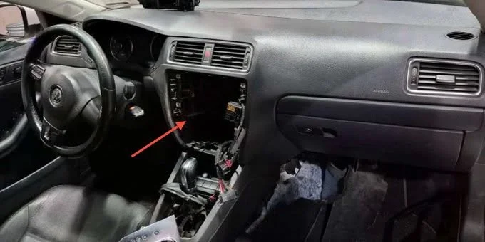 Reporta CBP dos decomisos de cocaína y heroína en compartimentos de vehículos