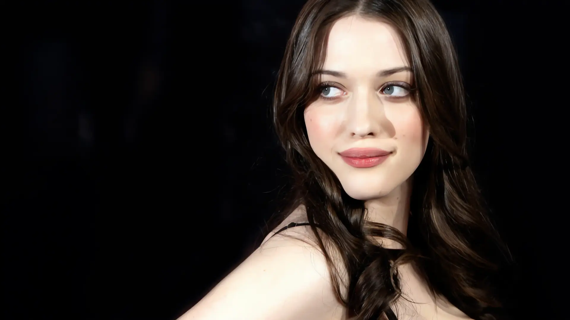 El Ascenso de Kat Dennings: De "Sex and the City" a Hulu
