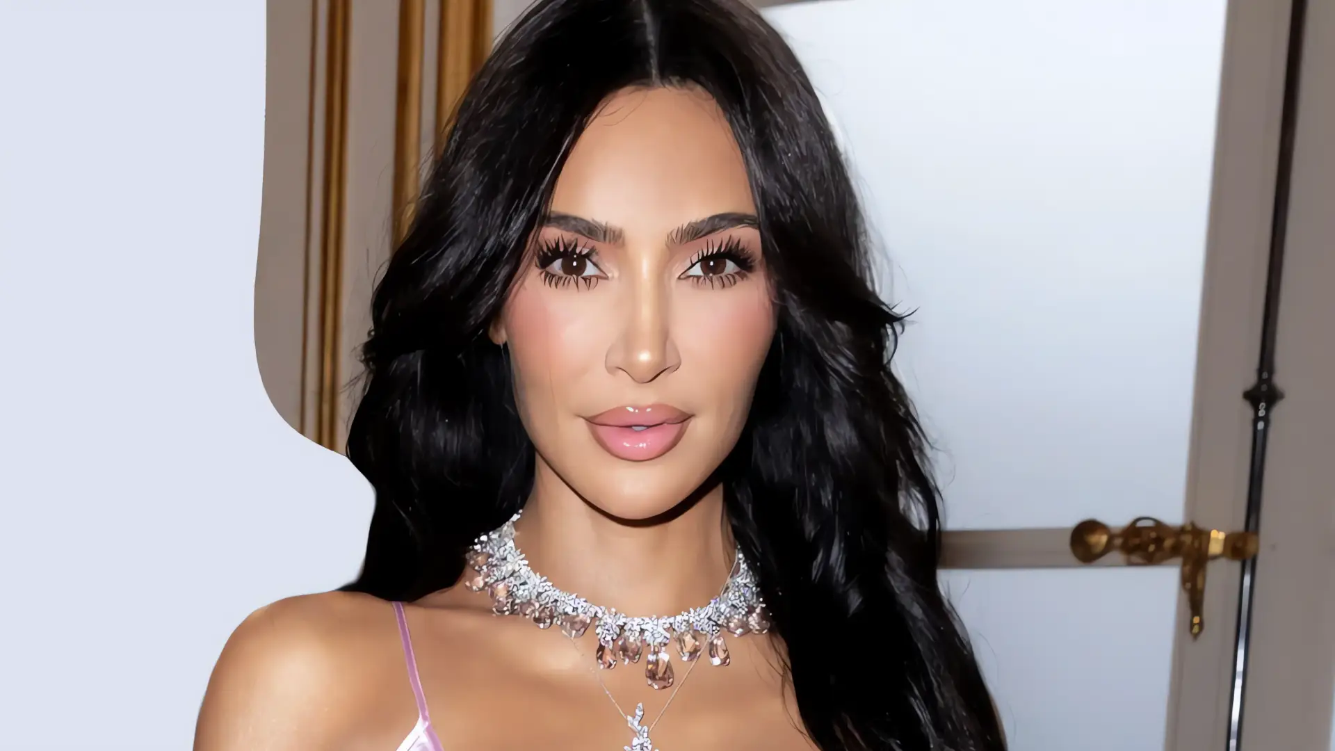 Kim Kardashian criticada por publicidad de Skims tras incendios en Los Ángeles
