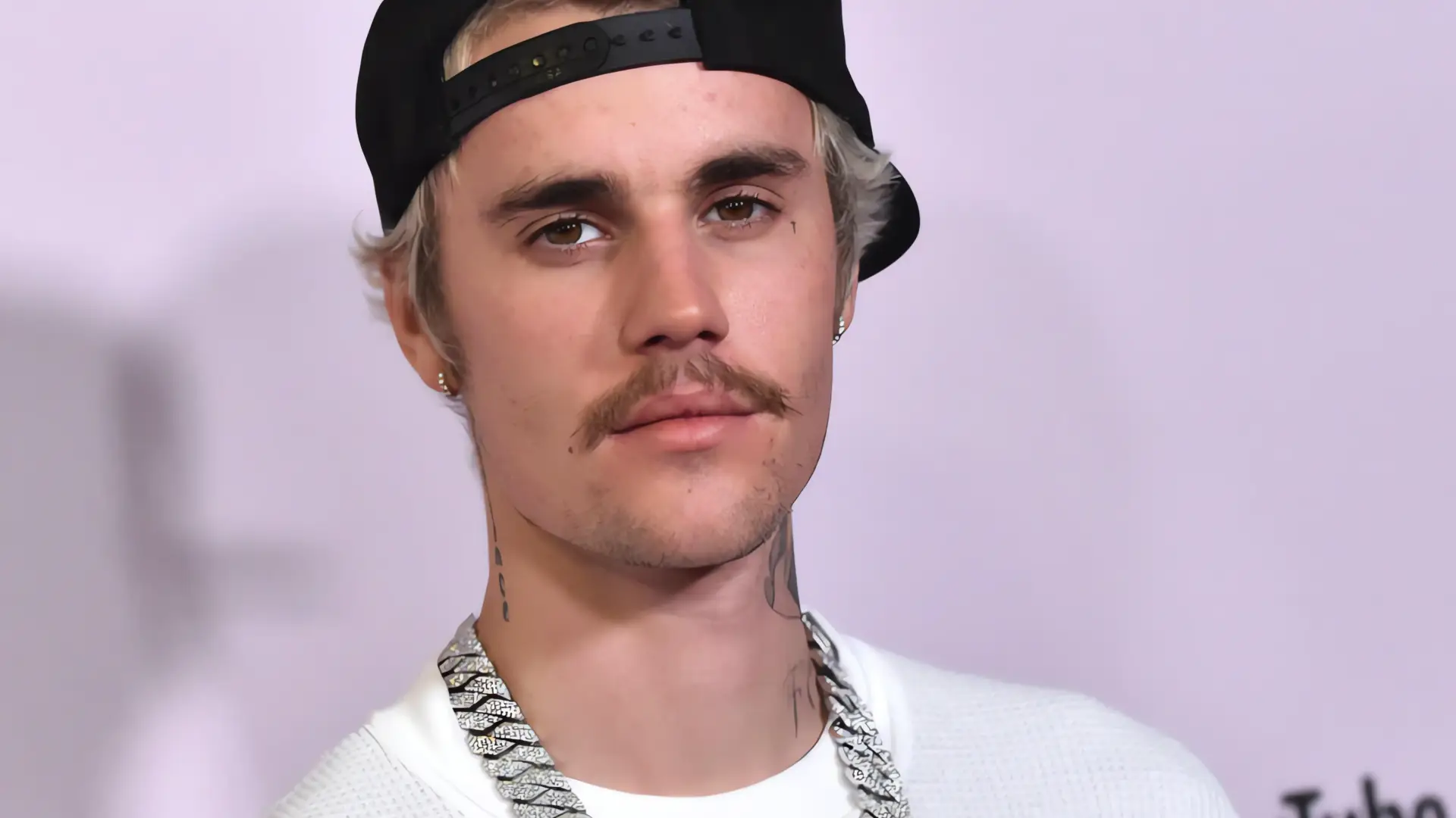 Justin Bieber deja de seguir a varios en Instagram tras el caso de Diddy
