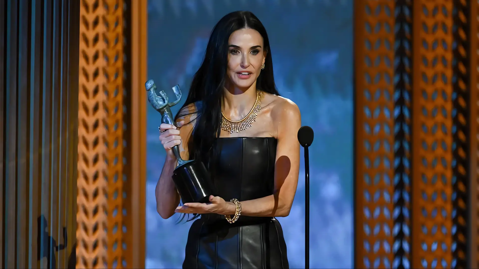 Demi Moore: Triunfo en los SAG Awards 2025
