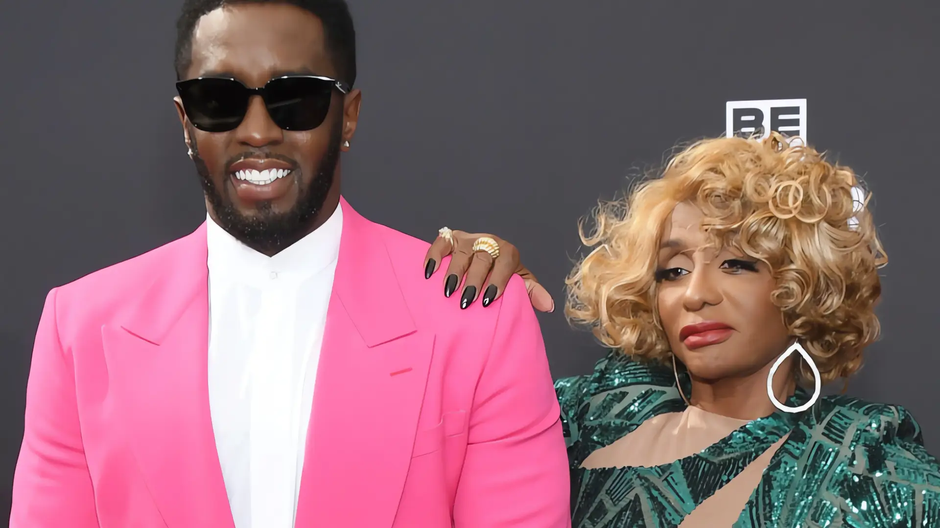 Diddy y su madre enfrentan nueva demanda por presunta mala conducta
