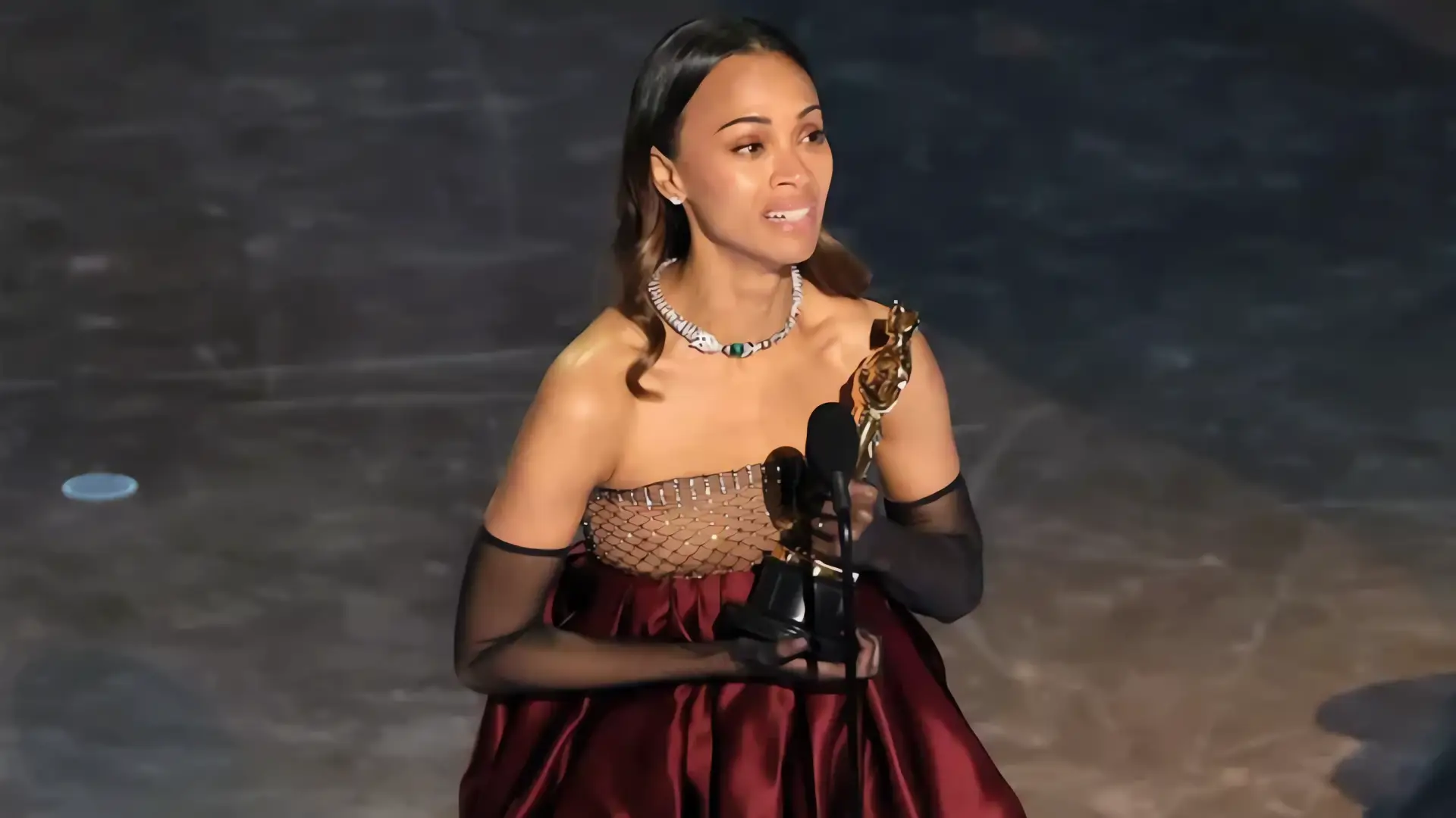 El emotivo discurso de Zoe Saldaña en los Oscar
