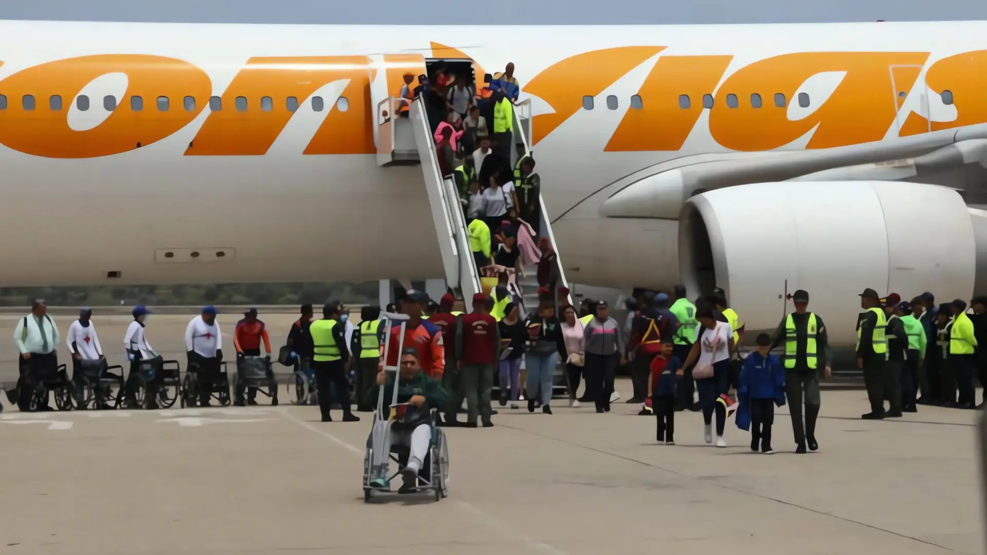 Niños venezolanos regresan a casa tras vuelo de repatriación desde México
