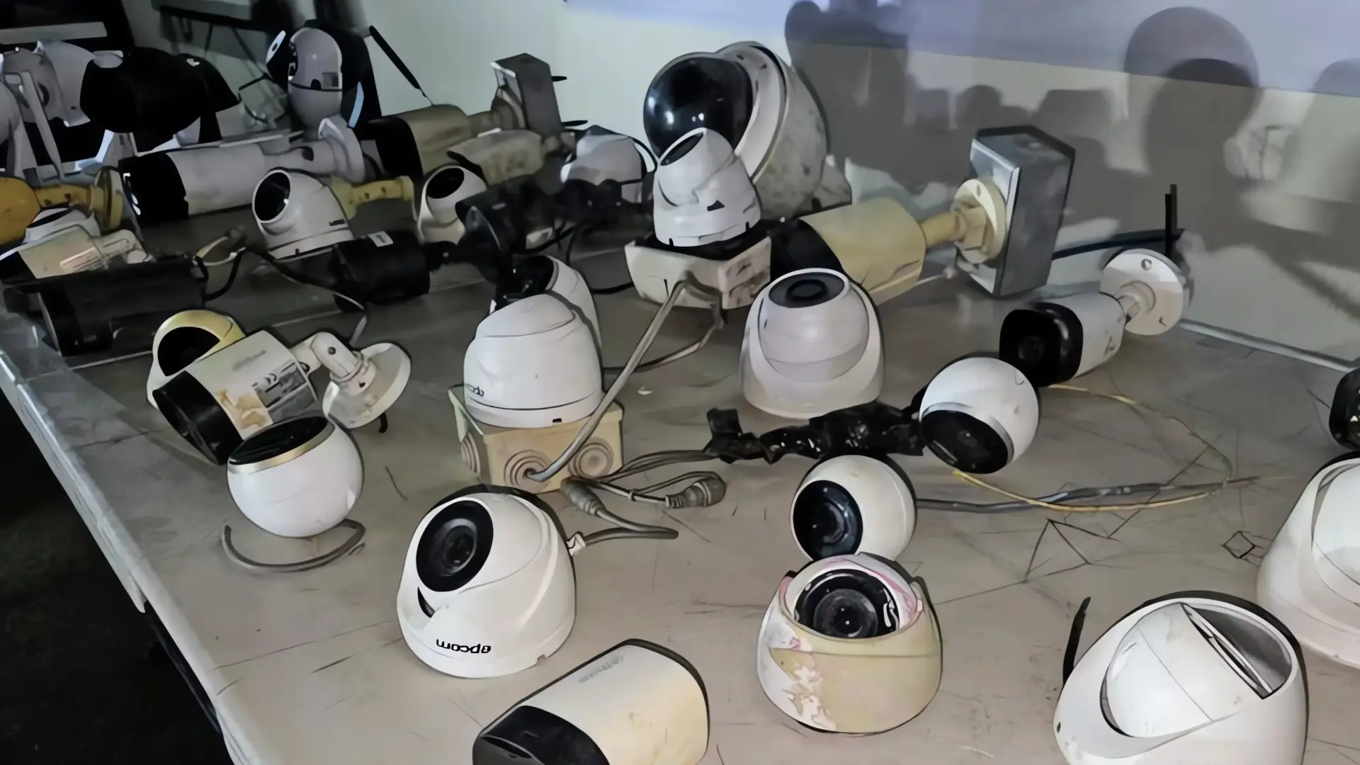 Desmantelan red de más de 2,000 cámaras de vigilancia clandestinas en Sinaloa
