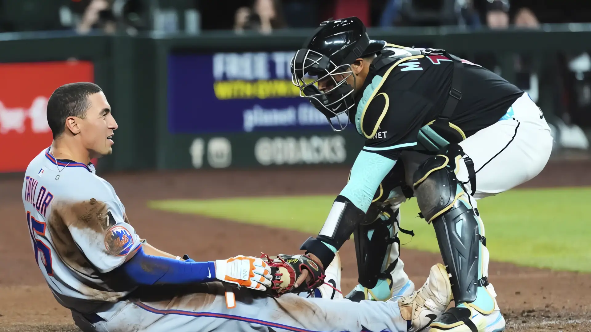 Mets superan a Diamondbacks en emocionante juego 5-4
