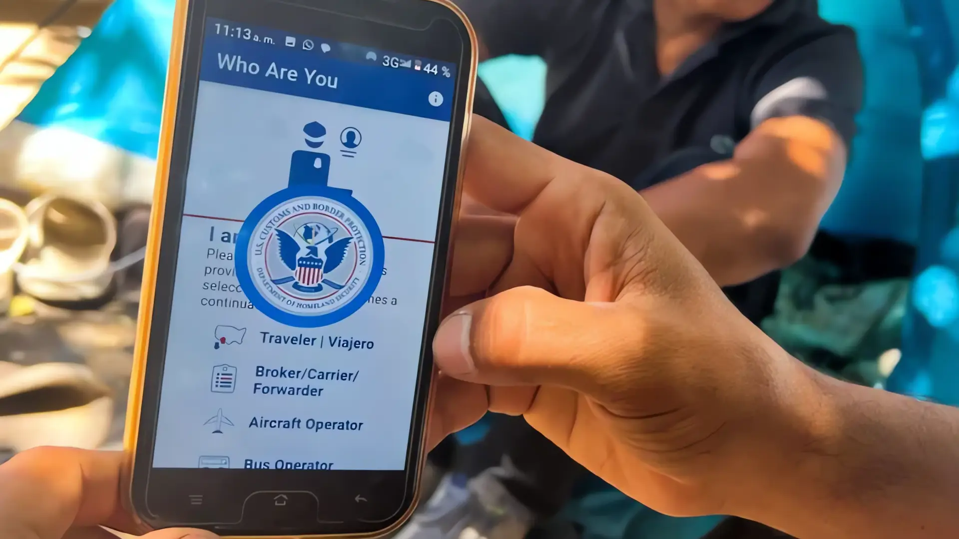 Campaña del DHS sobre autodeportación genera polémica en México
