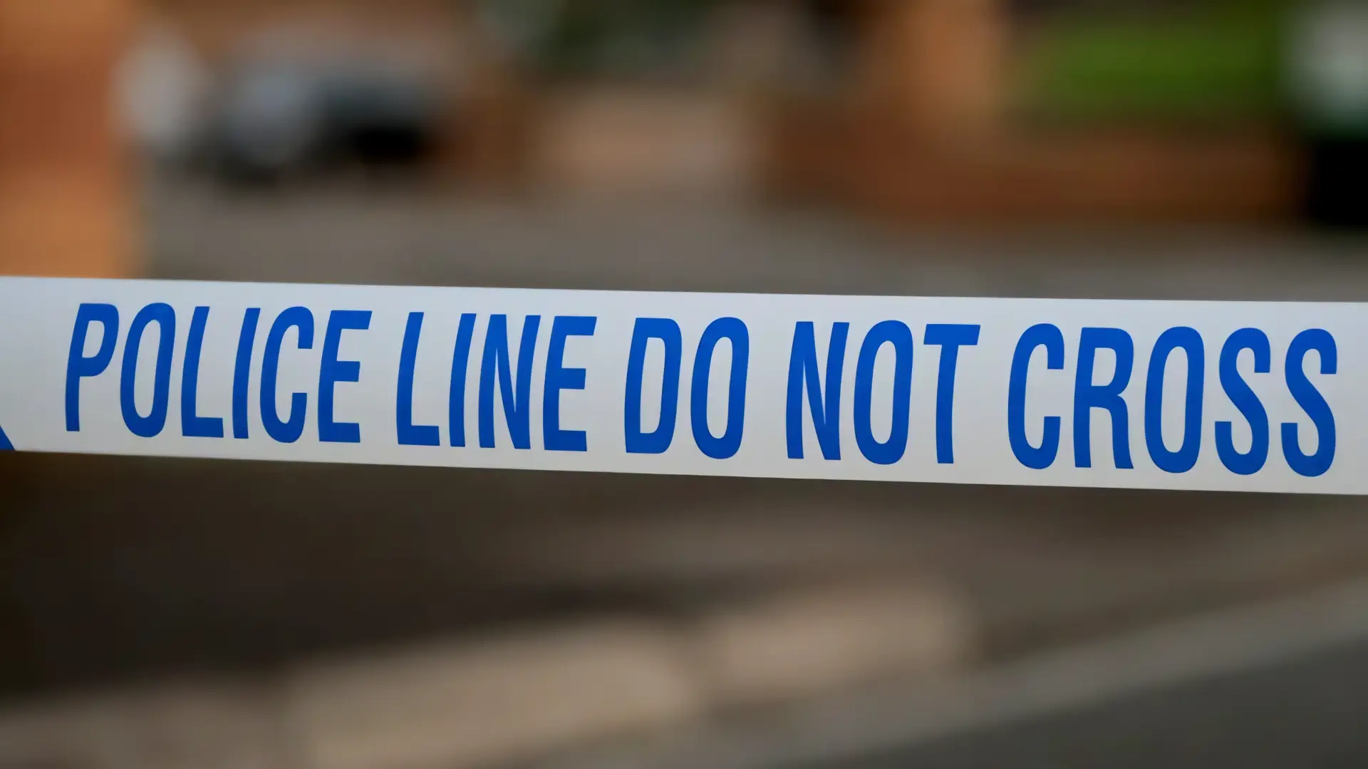 Hombre muere tras ser atropellado por dos autos en Phoenix
