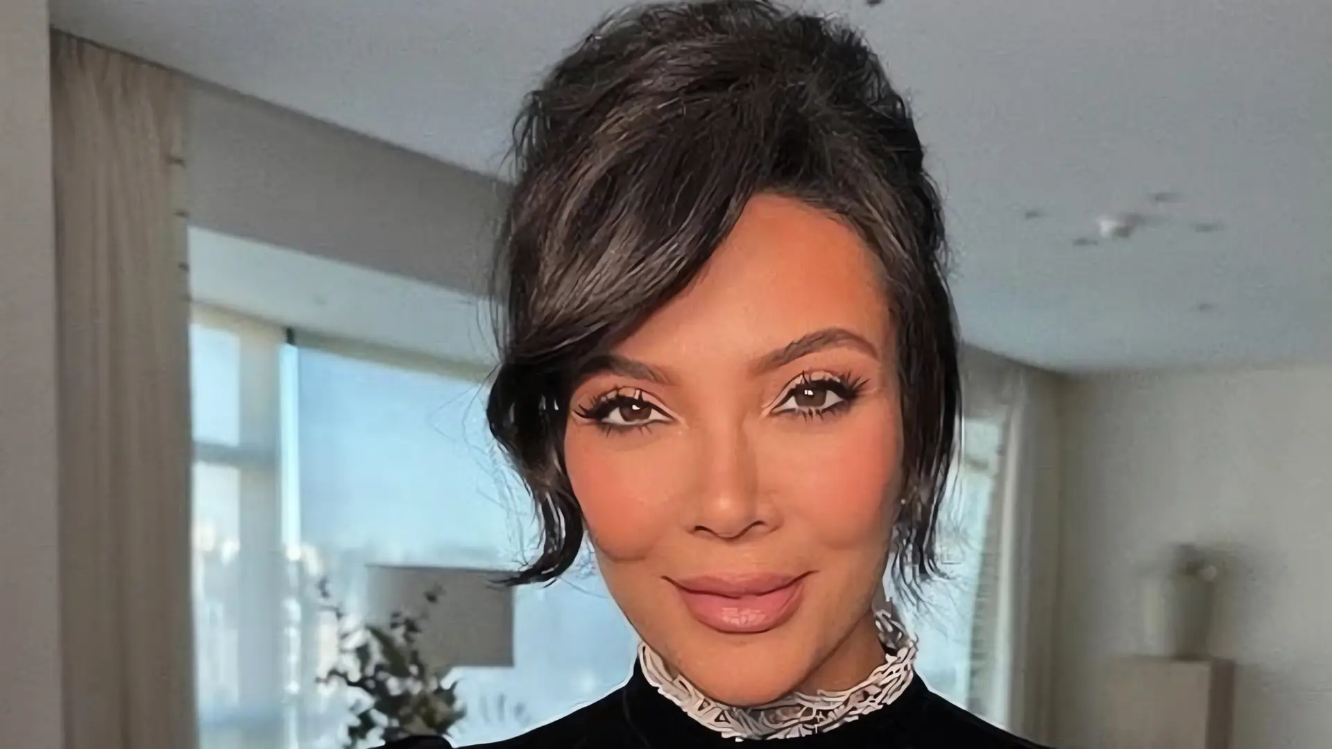 Kris Jenner deslumbra en París con un cambio de imagen radical
