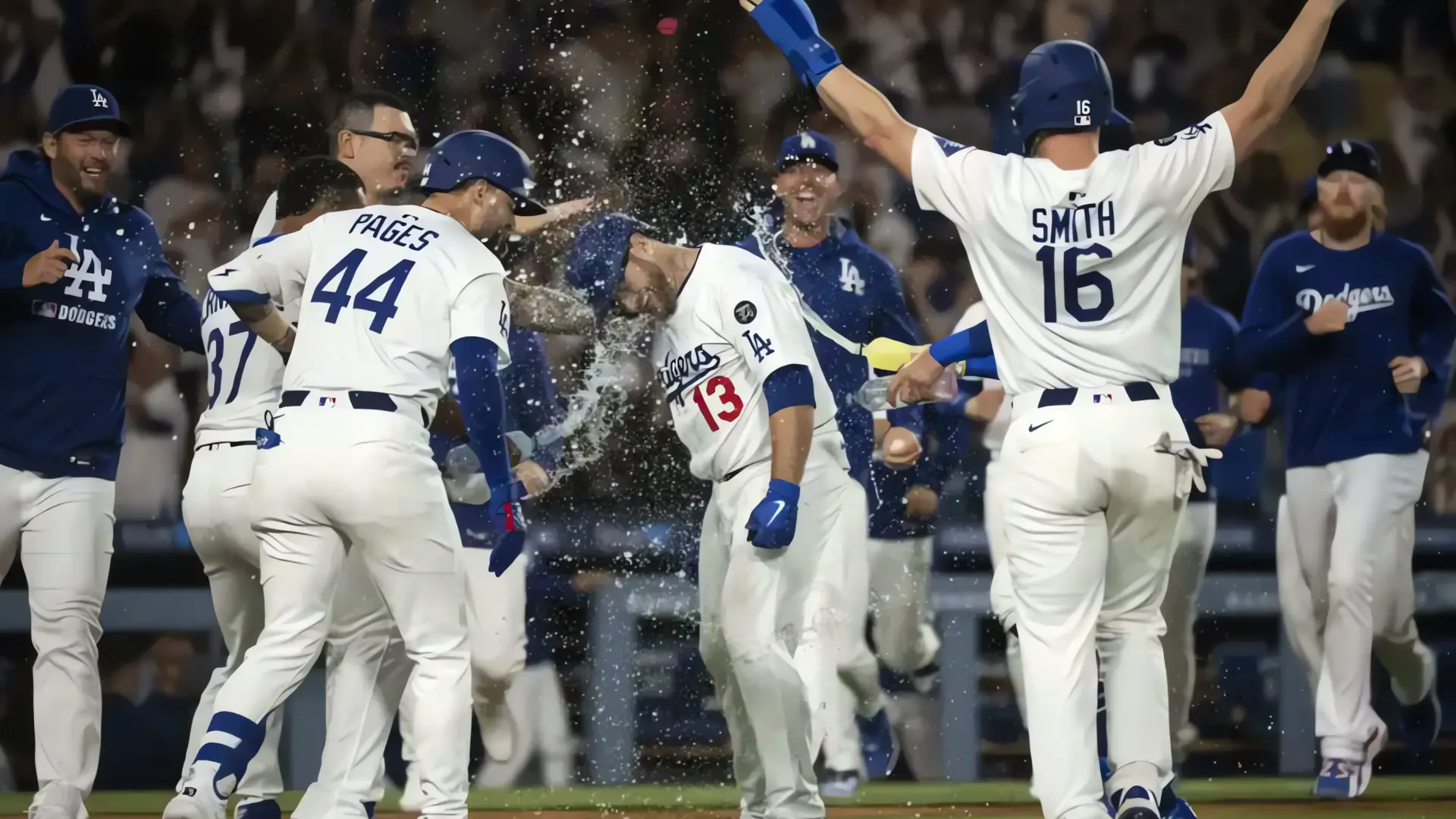 Dodgers superan a Diamondbacks en emocionante juego 4-3
