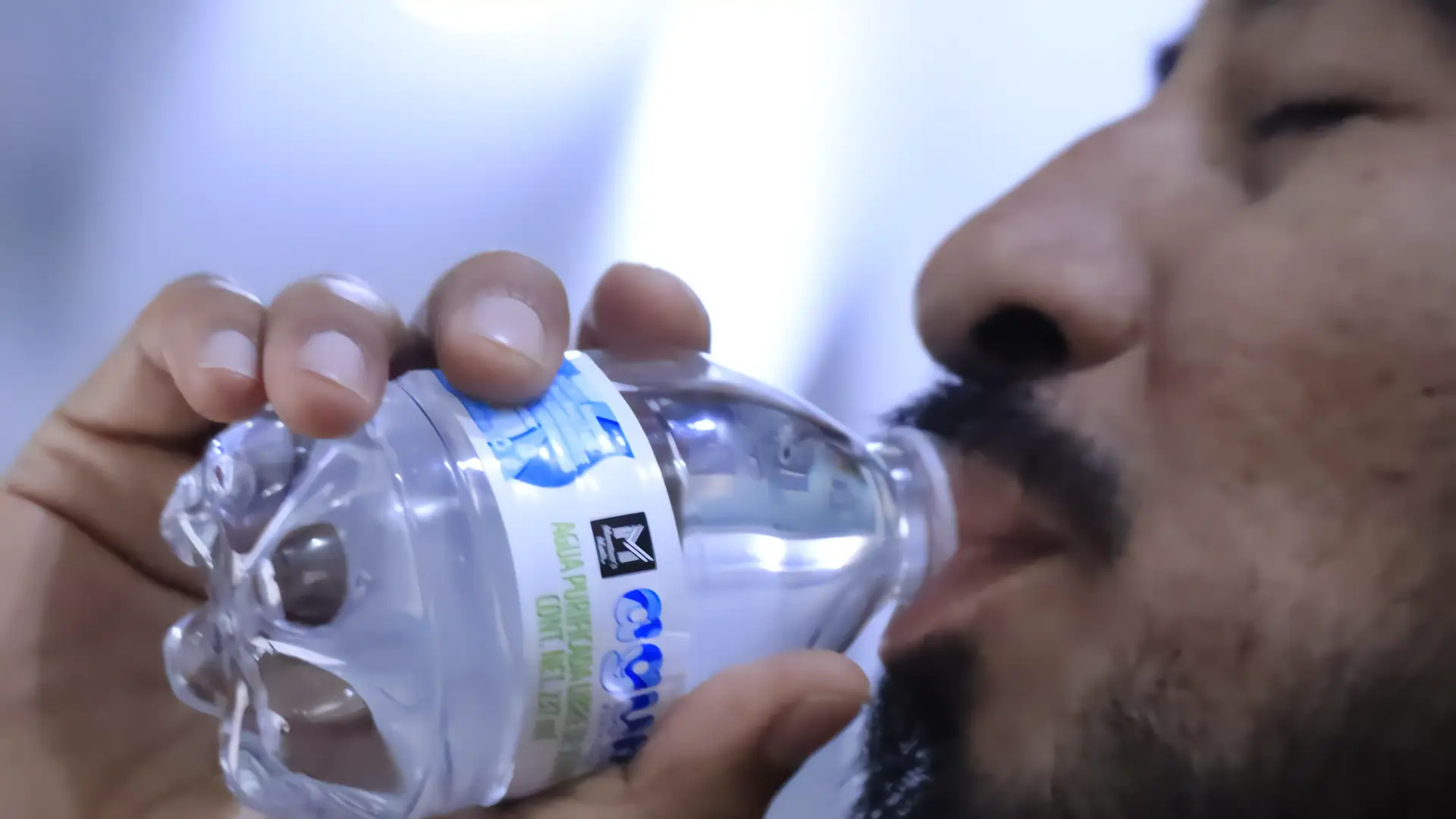 Aumento de temperatura en la frontera
Tensión térmica en la frontera
Ola de calor en la zona fronteriza
Calor extremo en la frontera
Frontera bajo el calor
Asciende la temperatura fronteriza
El calor aprieta en la frontera
Crisis térmica en la frontera
La frontera se incendia (si el contexto lo permite)
Temperaturas sofocantes en la frontera
