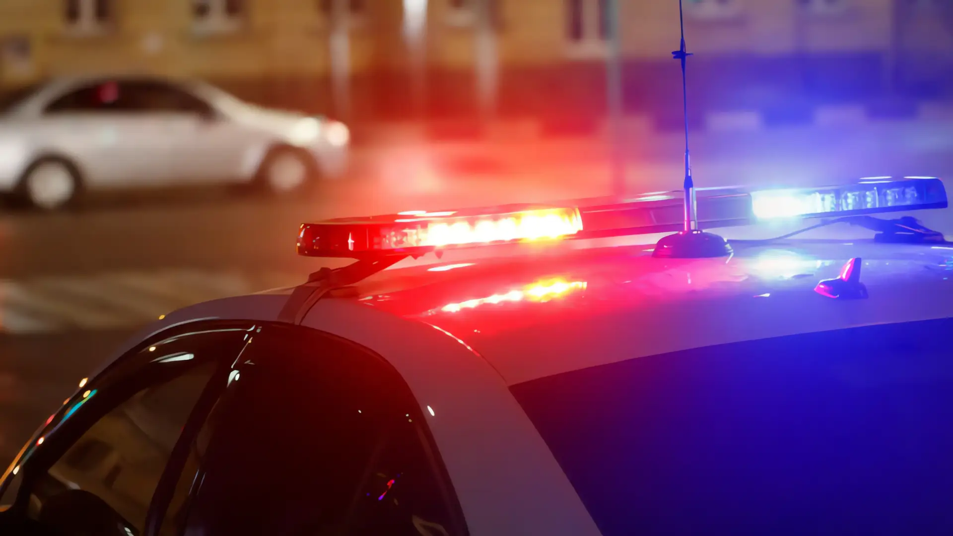 Madre arrestada por intento de asesinato de su hijo de 8 años en Mesa
