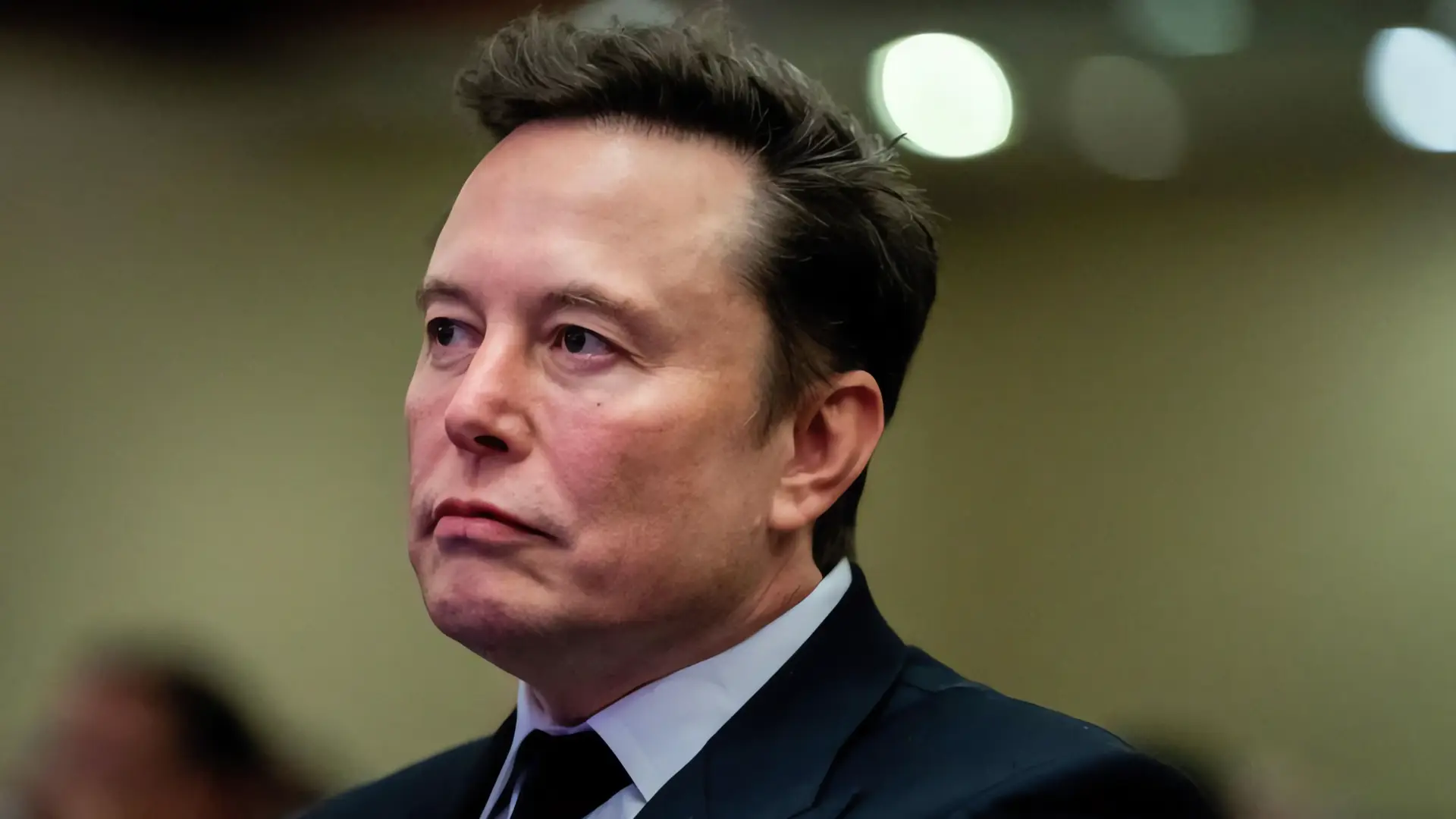 Polémica Musk-Trump: Llamado a investigación y deportación
