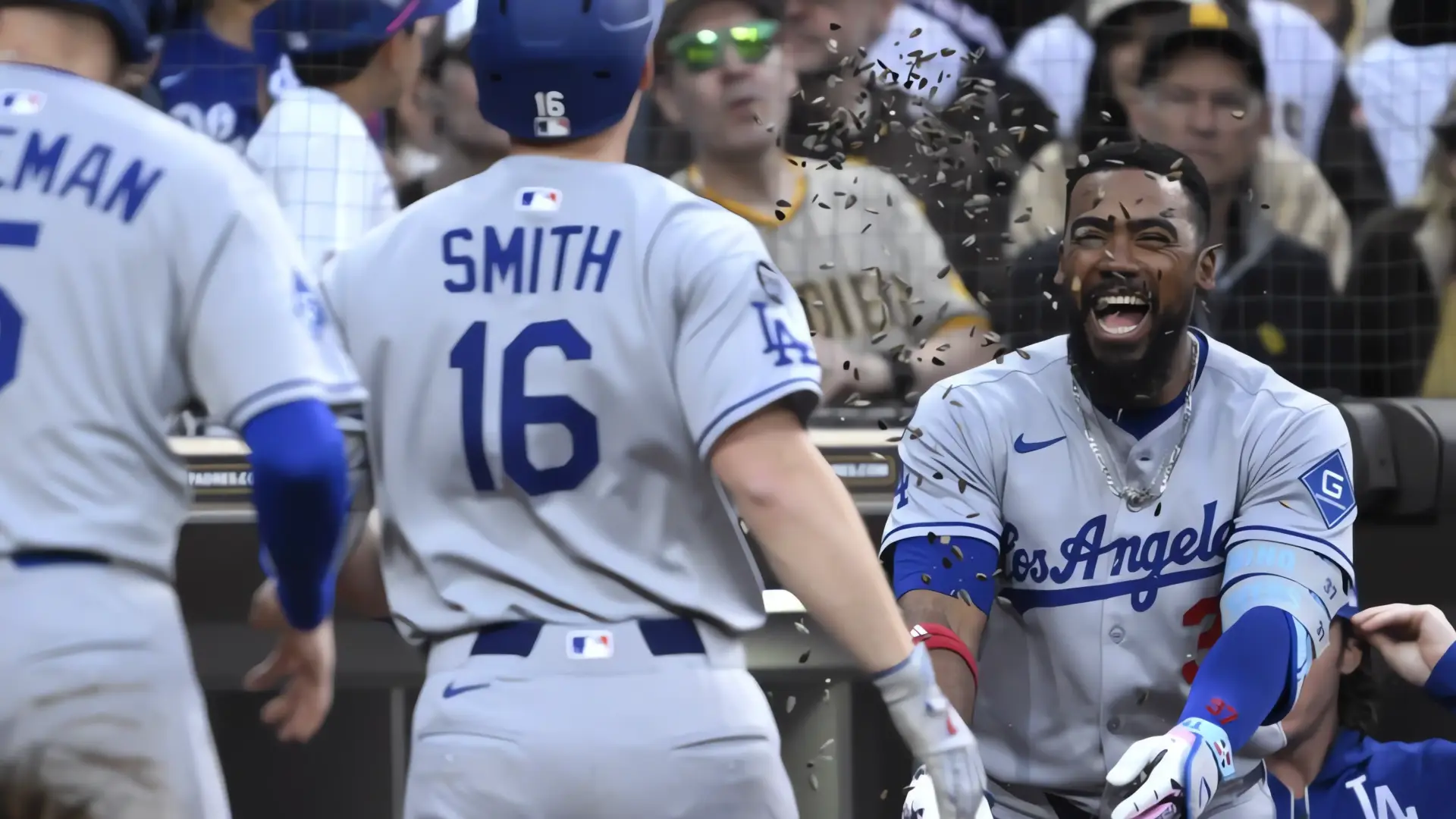 Dodgers superan a Padres en emocionante juego 8-7
