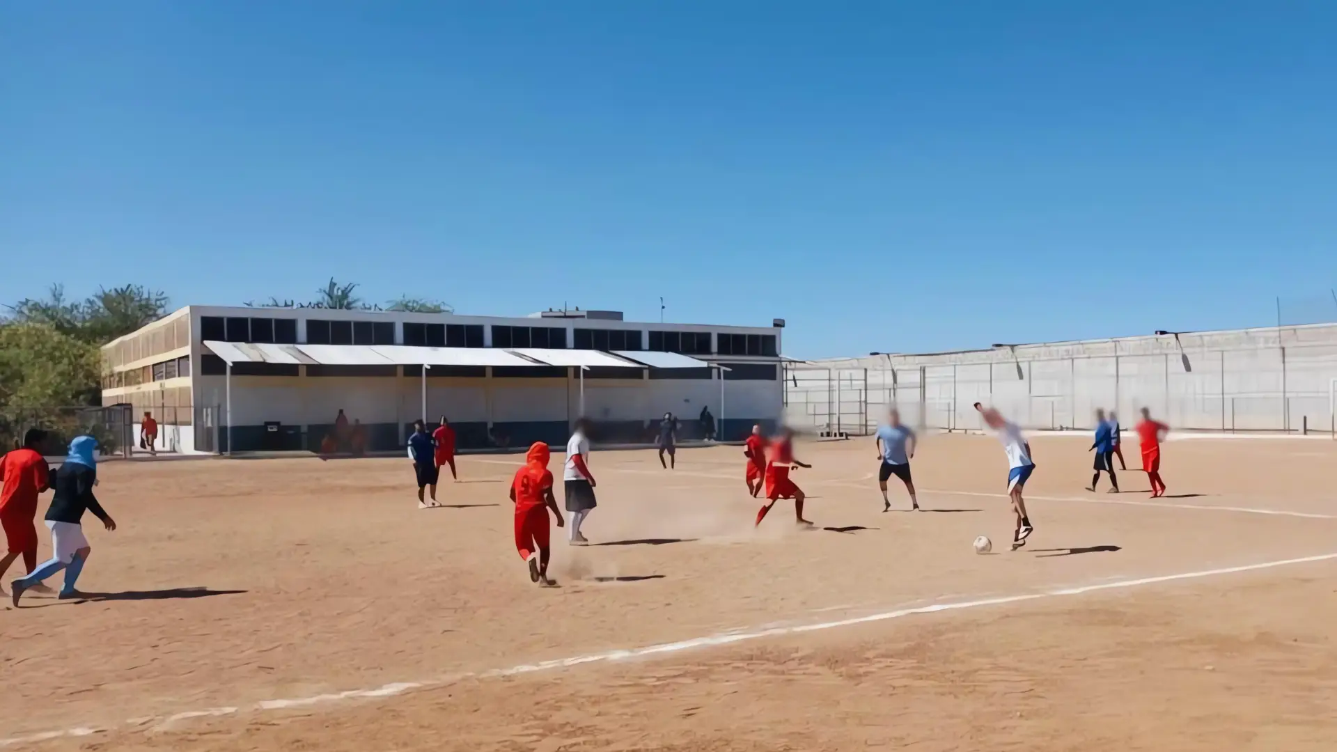 Reclutas del Cereso reciben uniformes deportivos
Uniforman a internos del Cereso para actividades deportivas
Cereso entrega uniformes deportivos a sus internos
Uniformes deportivos para internos del Cereso
Deportistas del Cereso reciben nuevos uniformes
Nuevo uniforme deportivo para internos de Cereso
Programa deportivo en Cereso incluye entrega de uniformes
Cereso impulsa actividad física con entrega de uniformes
