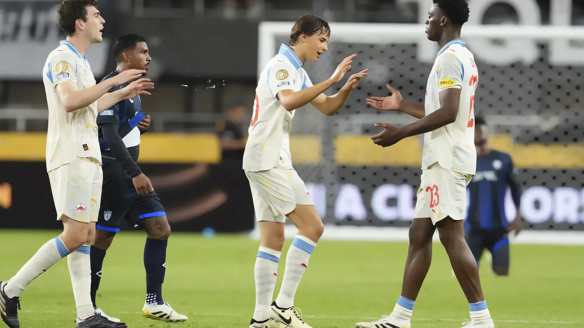 Tormenta interrumpe triunfo del Salzburgo sobre Pachuca
