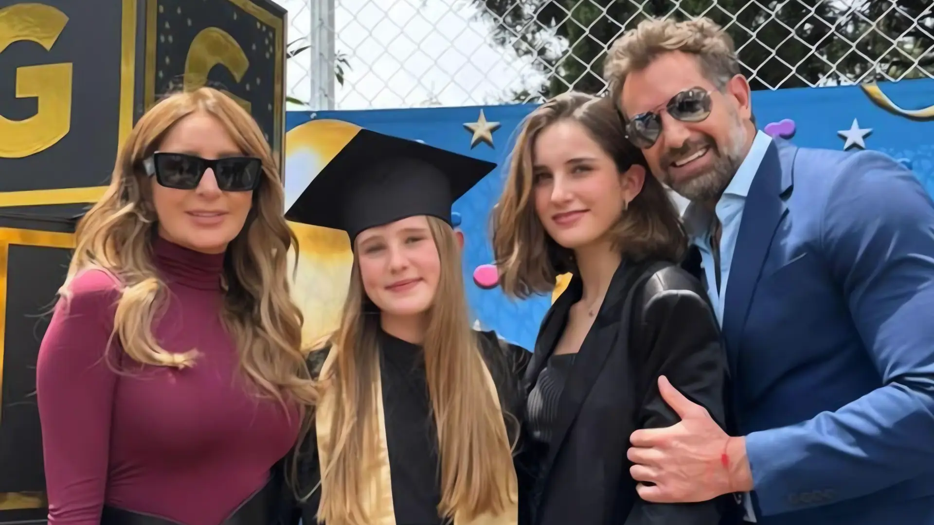 Geraldine Bazán y Gabriel Soto celebran la graduación de Alexa
