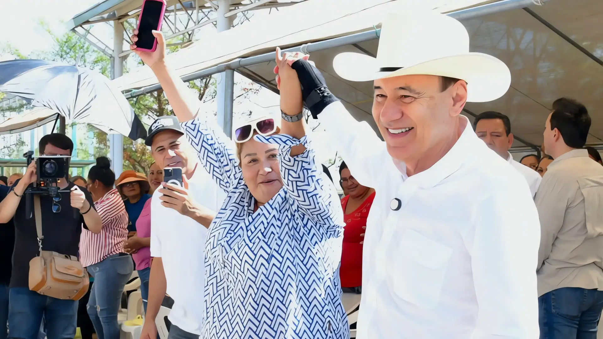 Durazo entrega apoyos a más de 2 mil familias vulnerables del sur de Sonora