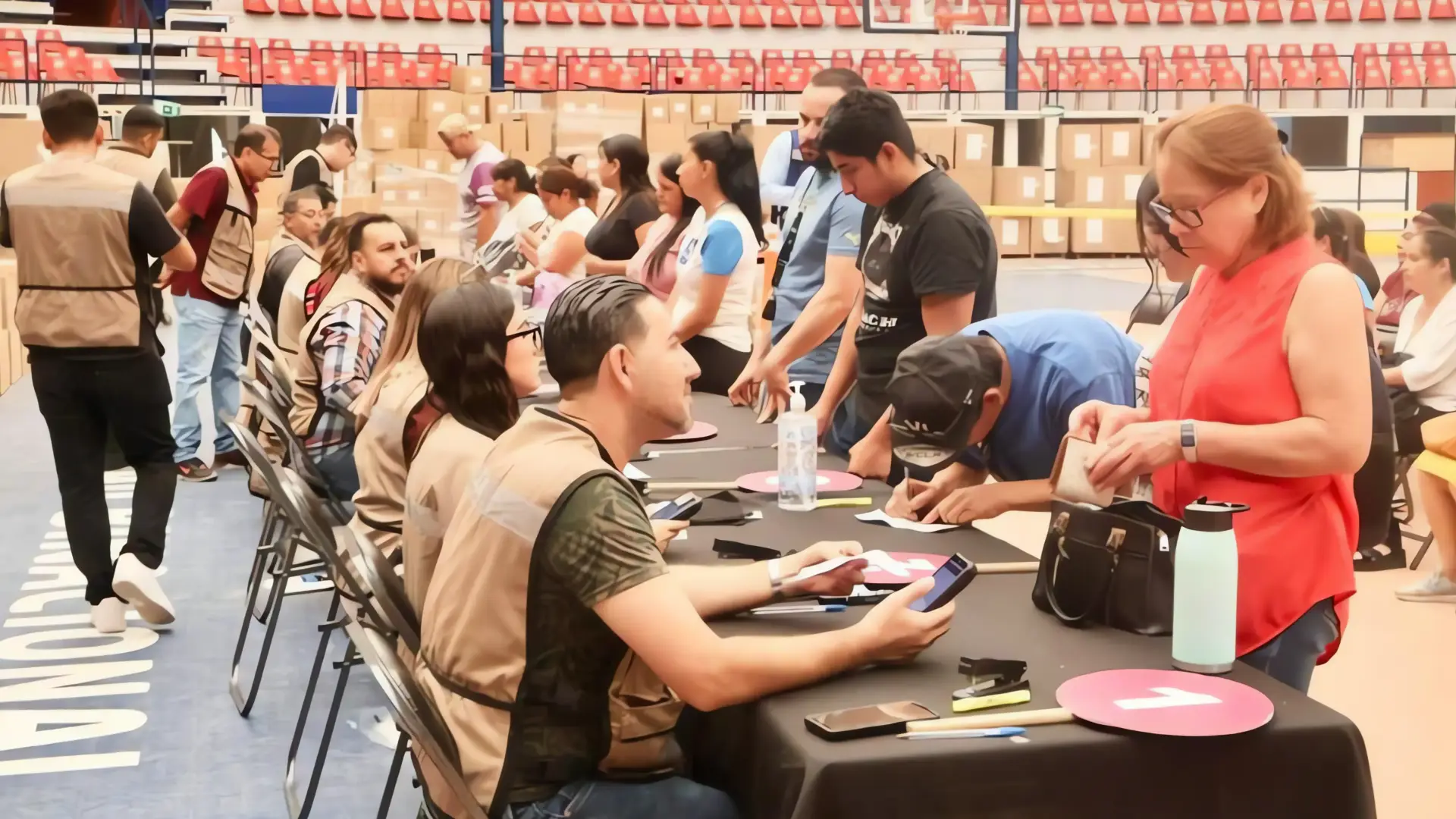 Entrega de uniformes gratuitos finalizada