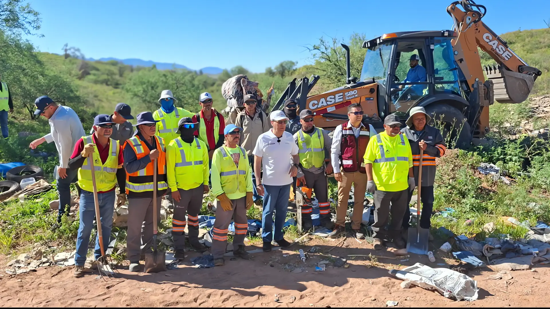 Restablecen servicio en La Comaya, Sabariendo
