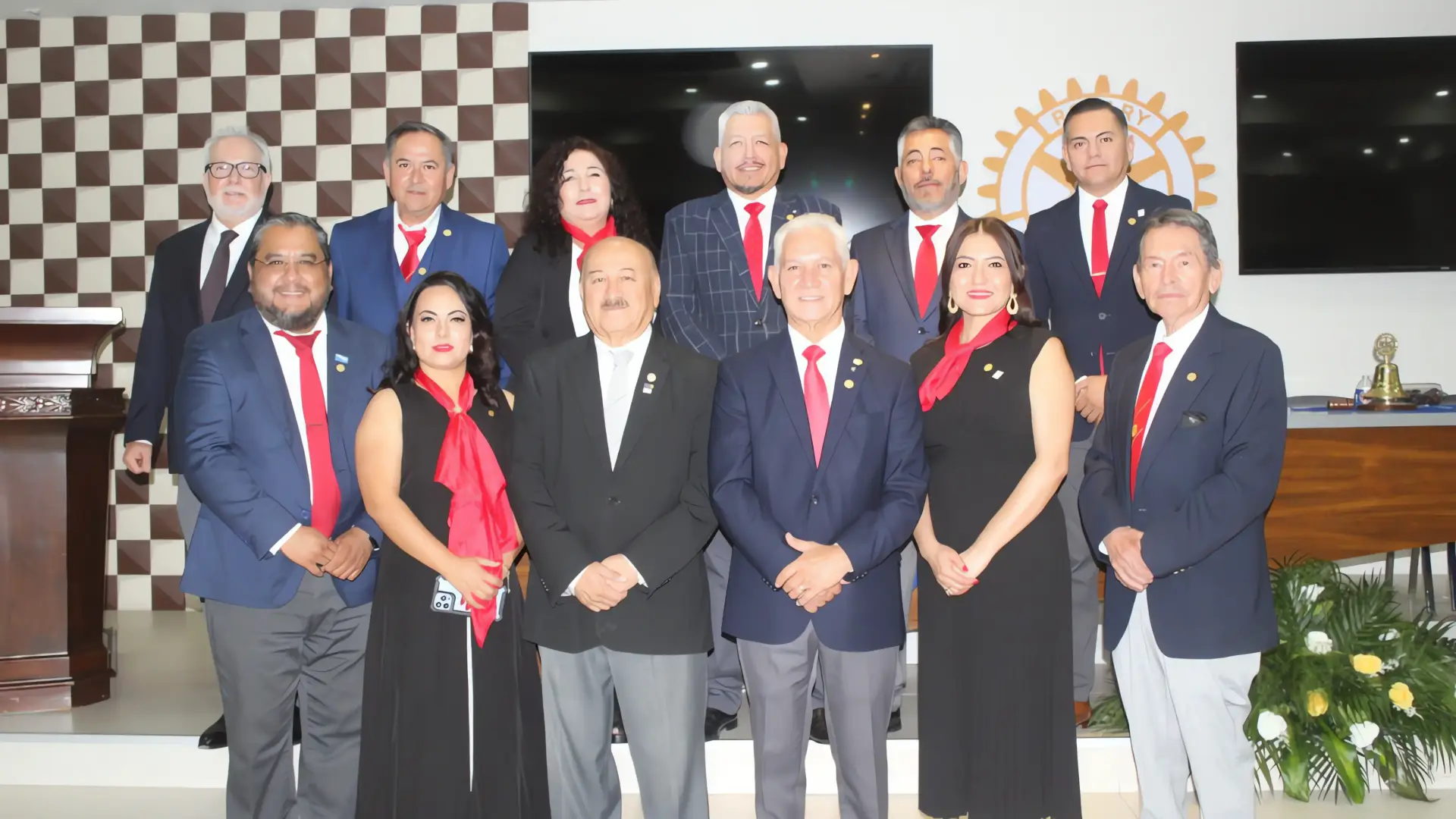 Nuevo periodo rotario inicia con cambio de mesa directiva en Nogales Unidos