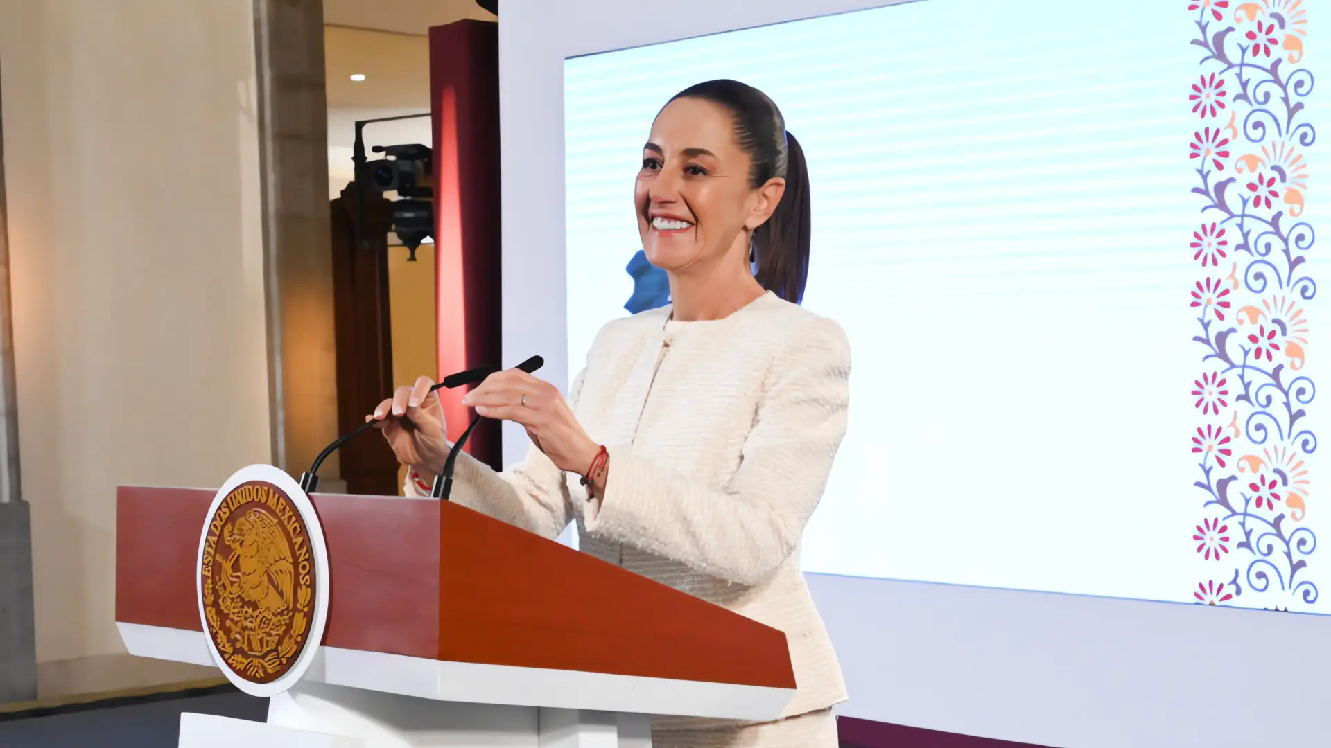 Sheinbaum propone consulta ciudadana para reforma electoral
