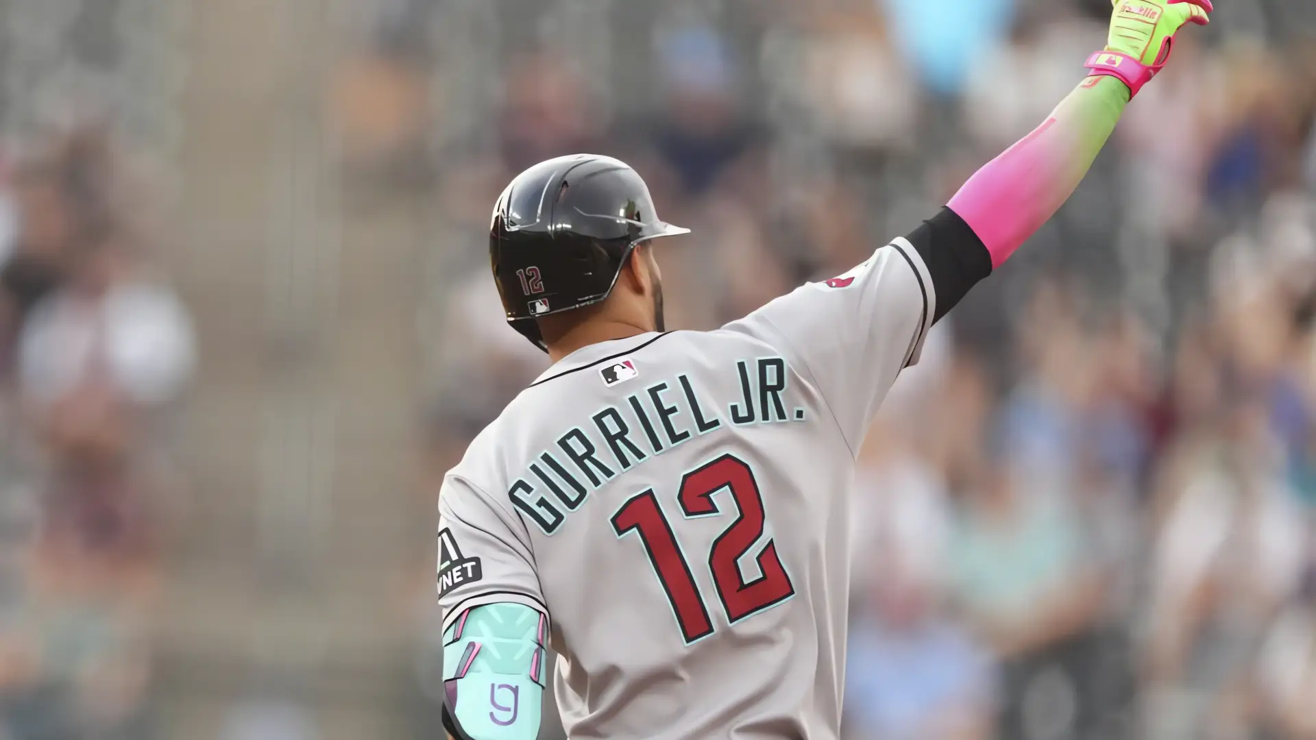 Diamondbacks destrozan a Rockies; siguen vivos en la lucha por comodín
