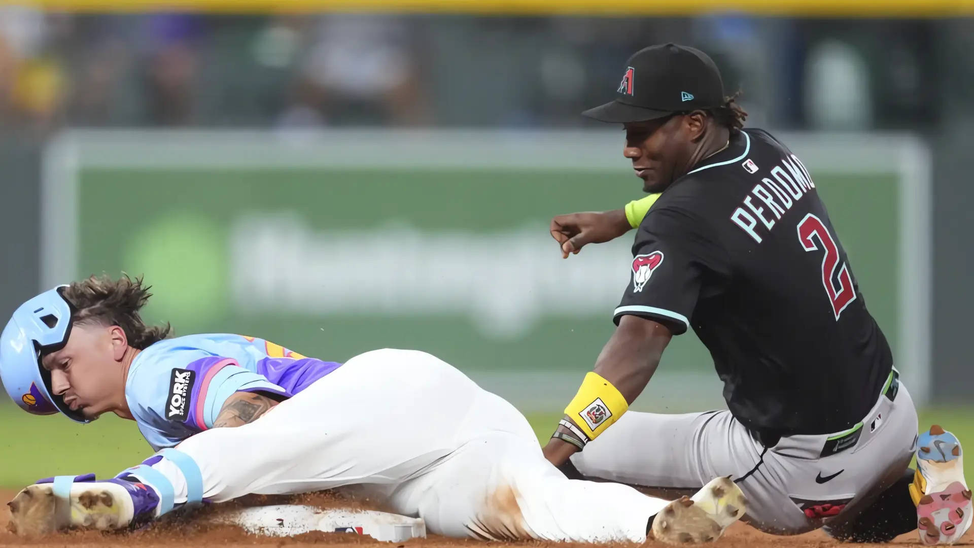 Doblete de Beck impulsa victoria de Rockies sobre Diamondbacks
