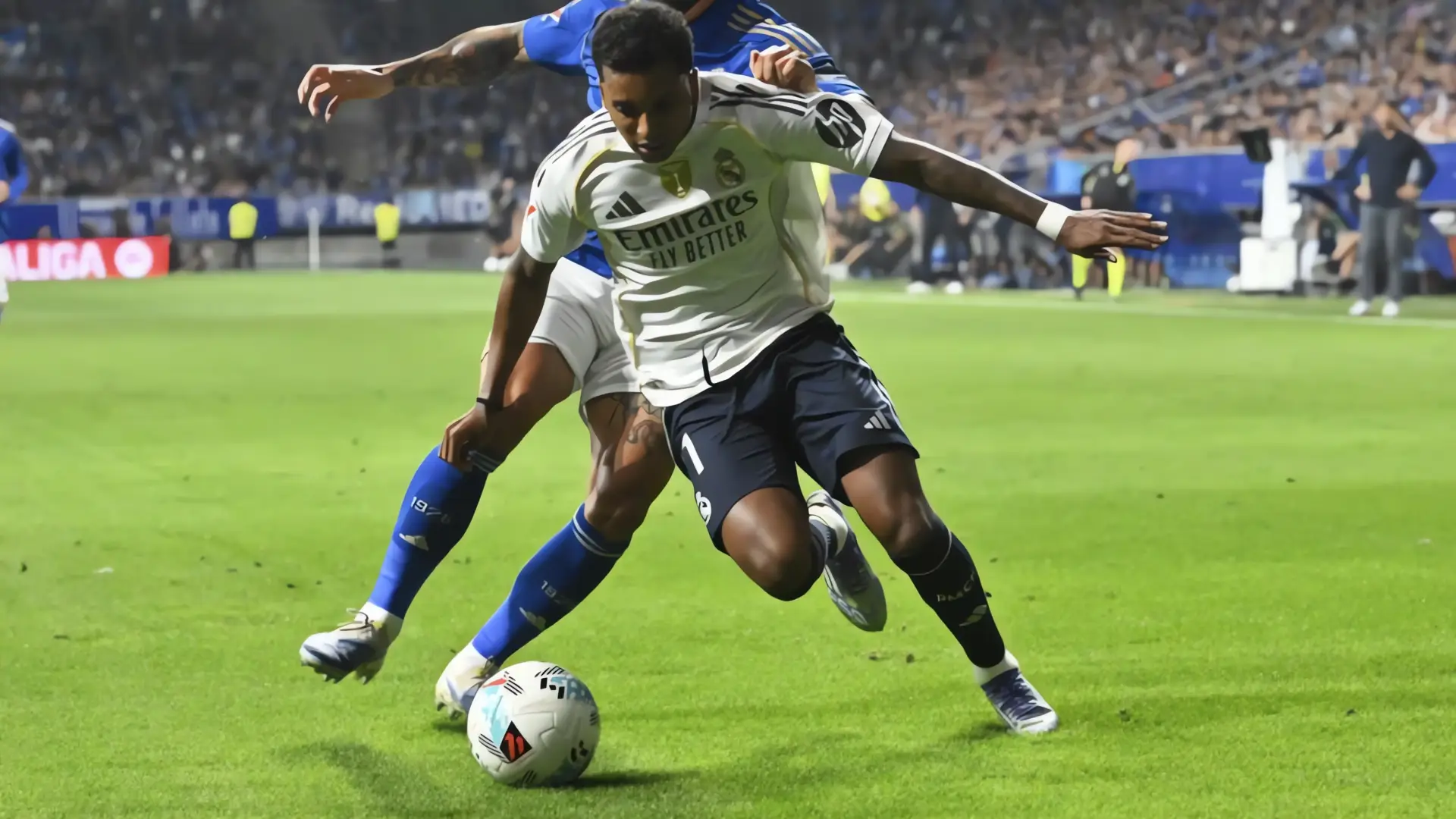 El Madrid y el Barça en la cuerda floja: lluvia de millones en el mercado
