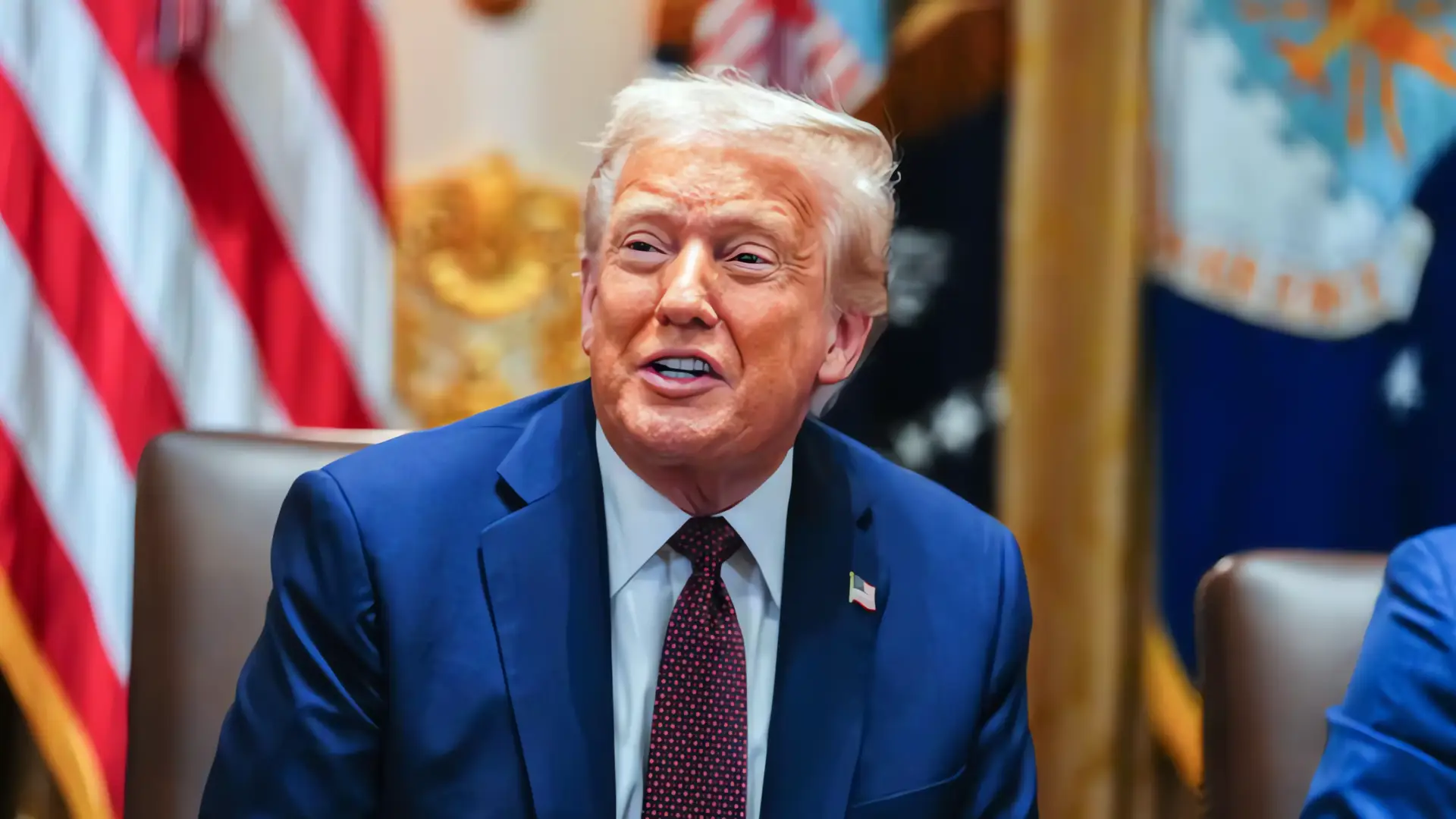 Allanamientos y despliegue militar: Trump intensifica la ofensiva contra sus críticos
