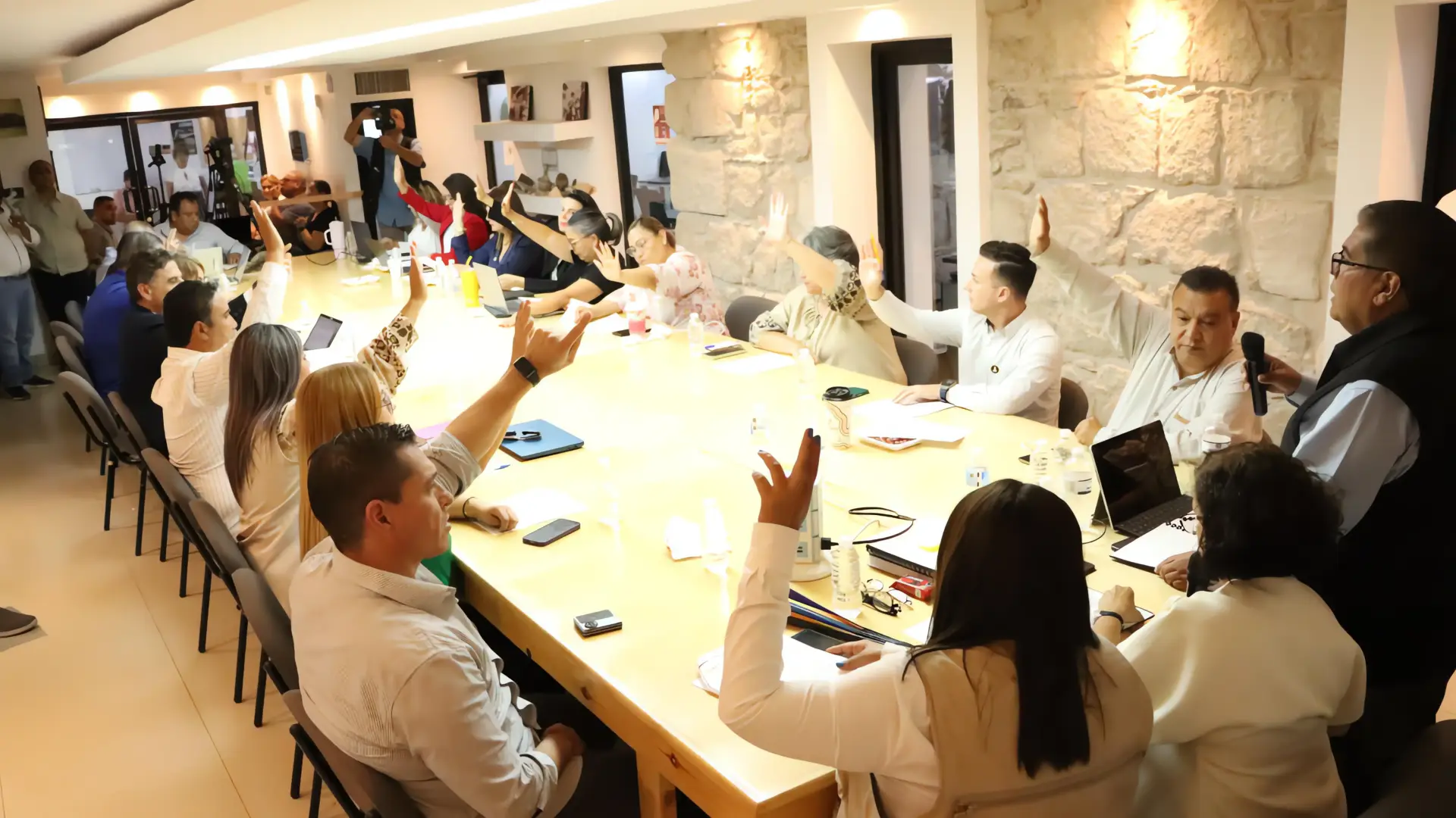 Alcalde Juan Giménez presenta su Primer Informe de Gobierno
