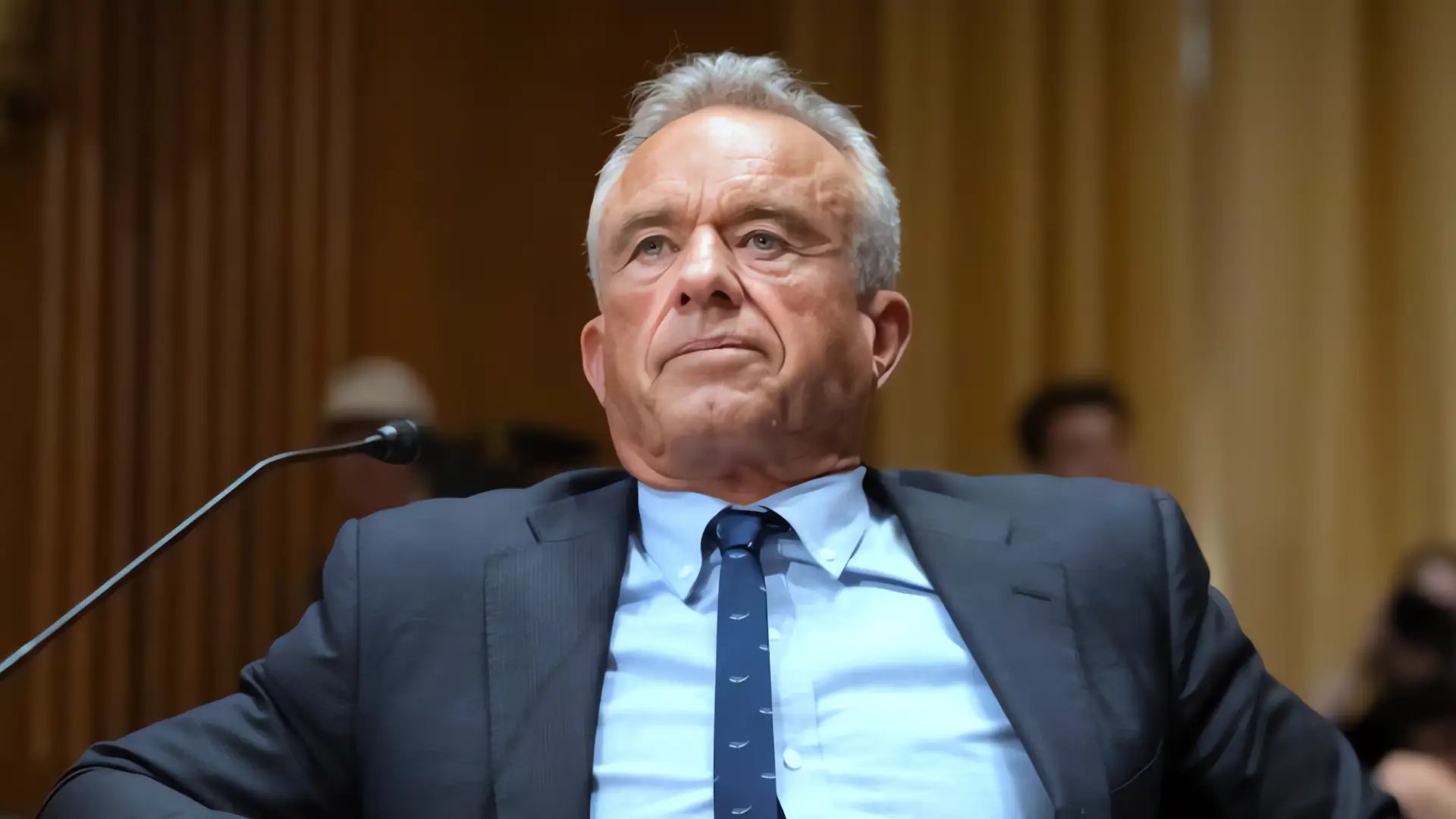 Kennedy sacude política sanitaria: caída en vacunación y crisis en los CDC