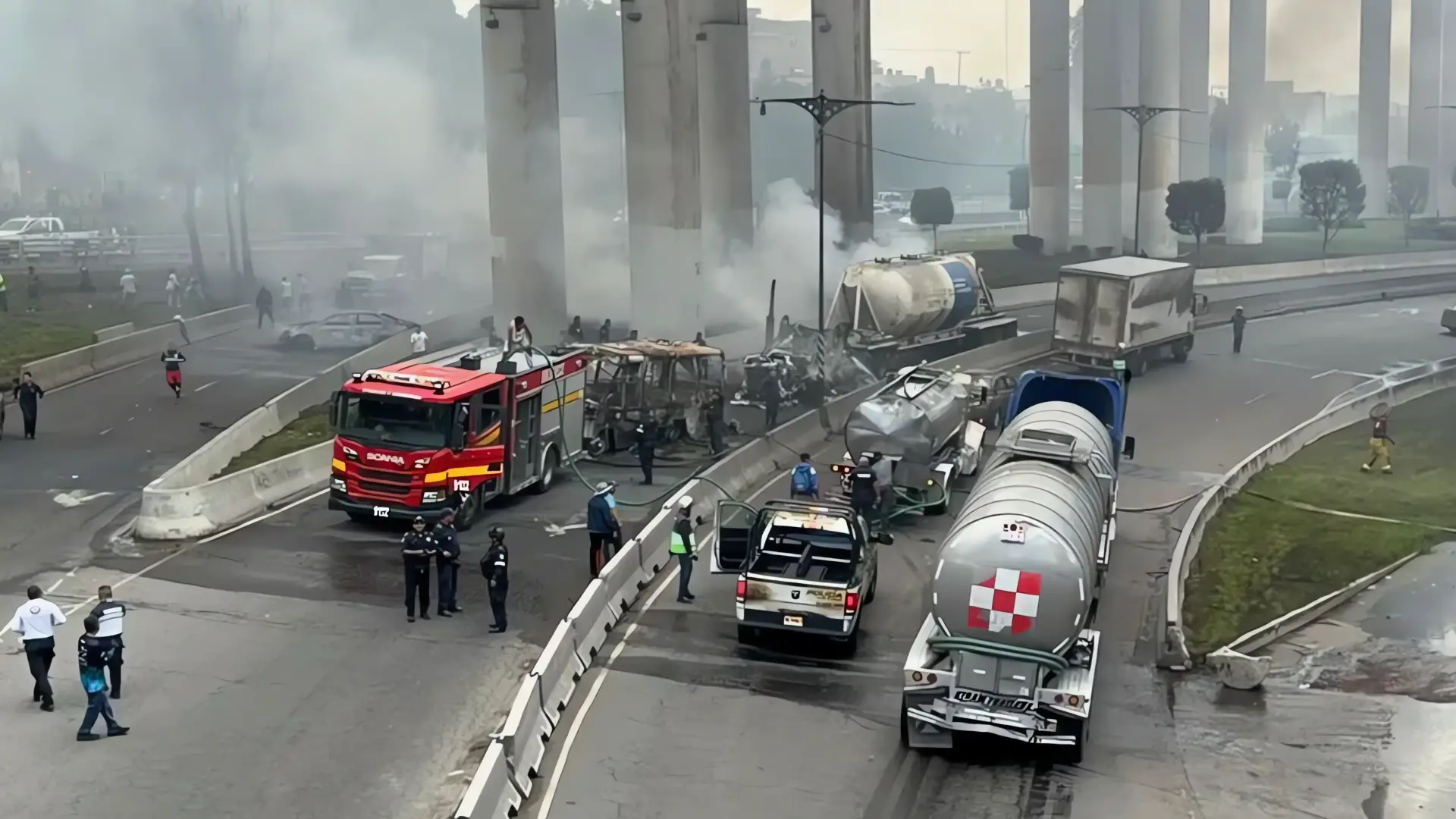 57 Heridos tras Explosión en Puente de Iztapalapa
