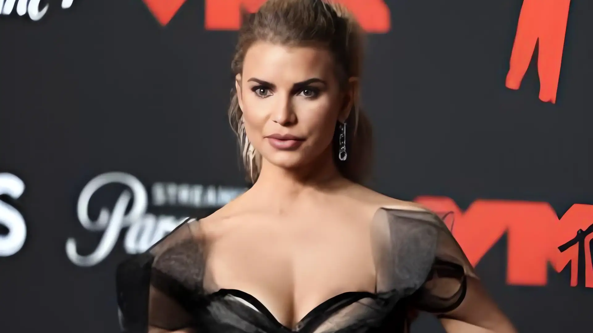 Jessica Simpson lanza su línea de lencería 'Poesía de mi guardarropa' y comparte secretos de estilo