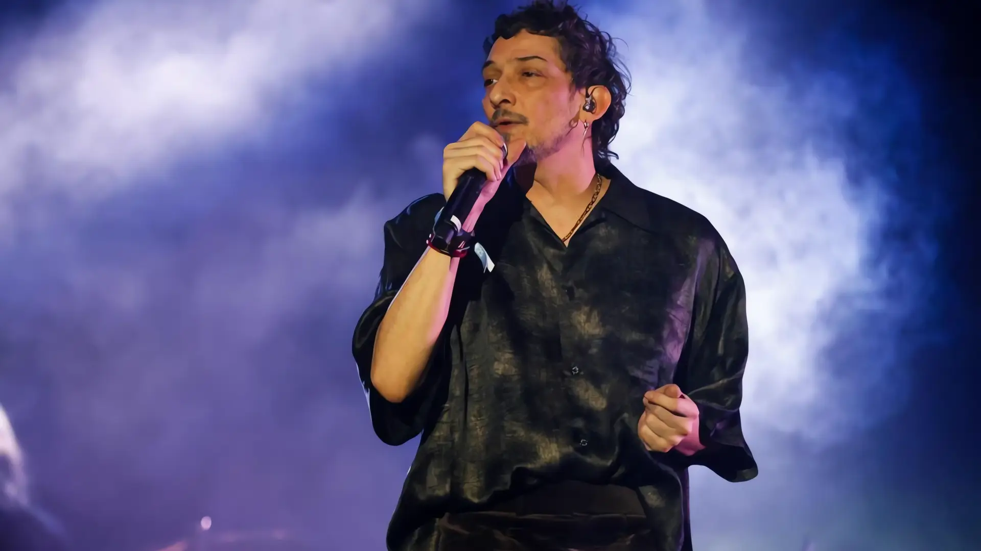 Debate viral por playback en concierto de Zoé: Larregui responde a críticas