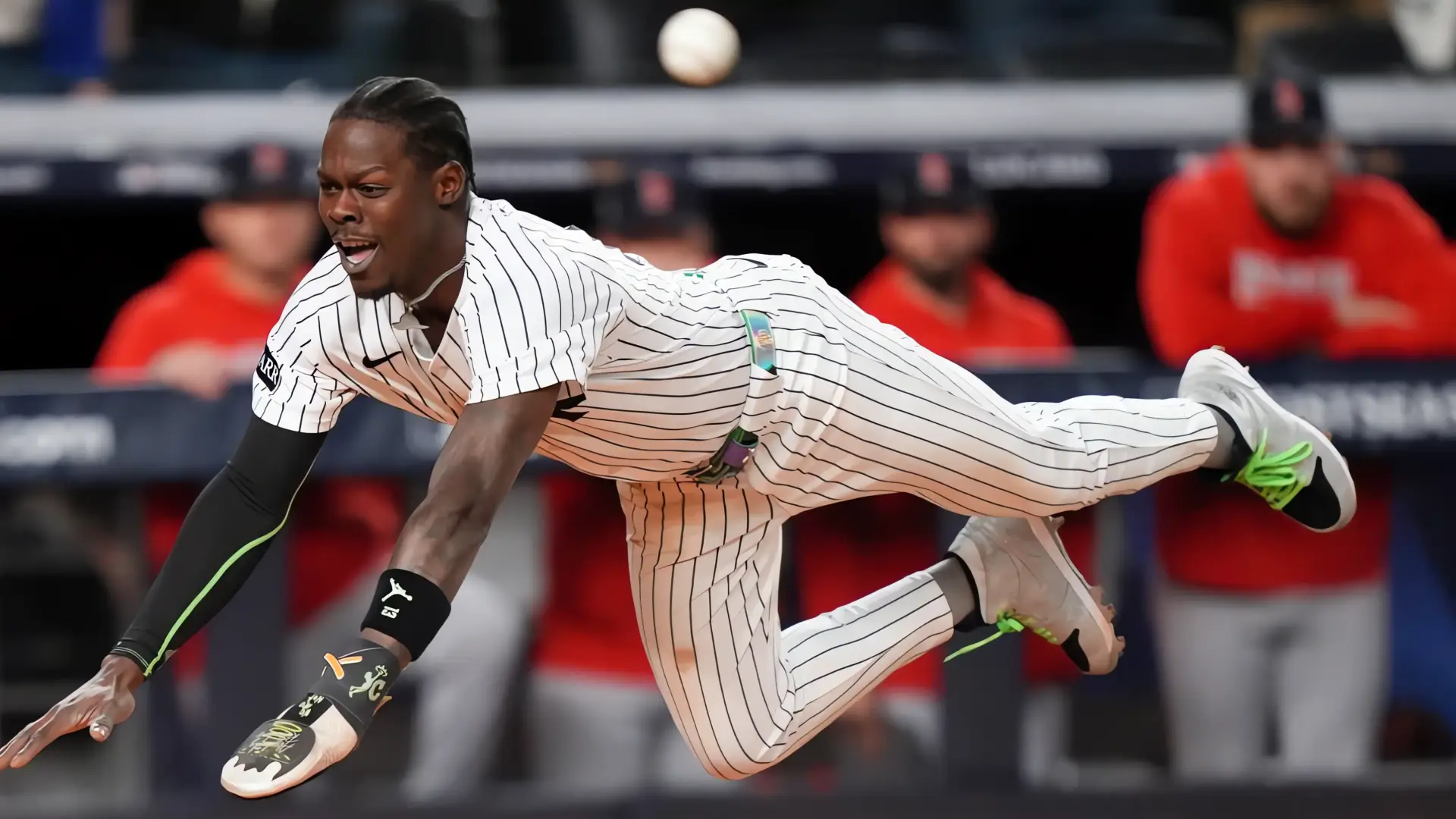 Jonrón de Rice y carrera de Chisholm impulsan a los Yankees a empatar la serie