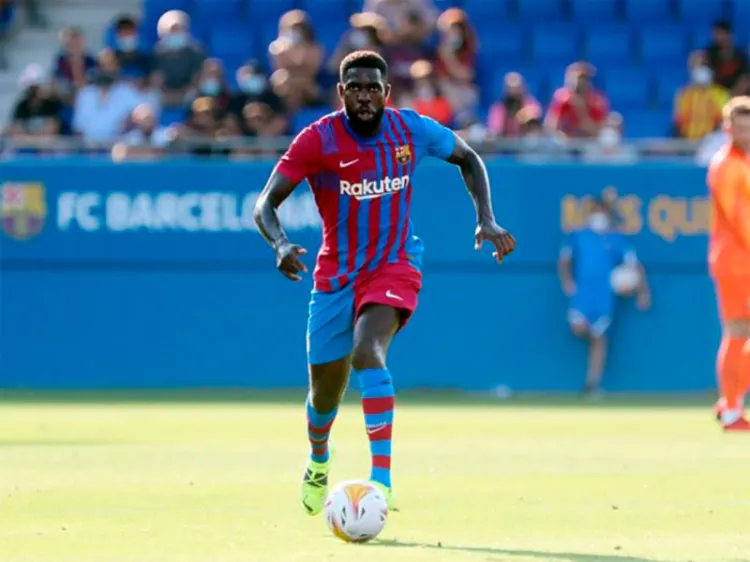 Umtiti se baja el sueldo para renovar con el Barcelona