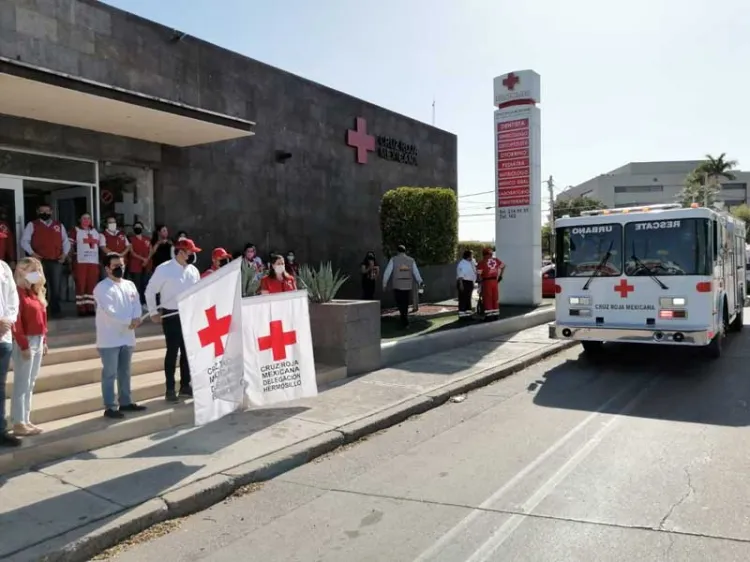Presente Cruz Roja en Bahía de Kino