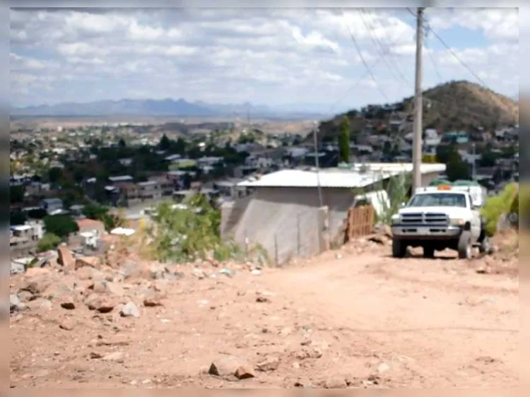 Habilitan pipa 4x4 para llevar agua a lo alto de los cerros