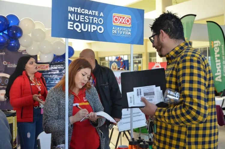 Buscan empresas cubrir vacantes en Feria del Empleo