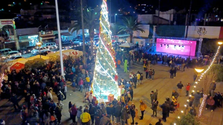 Celebra Nogales Desfile Navideño 
