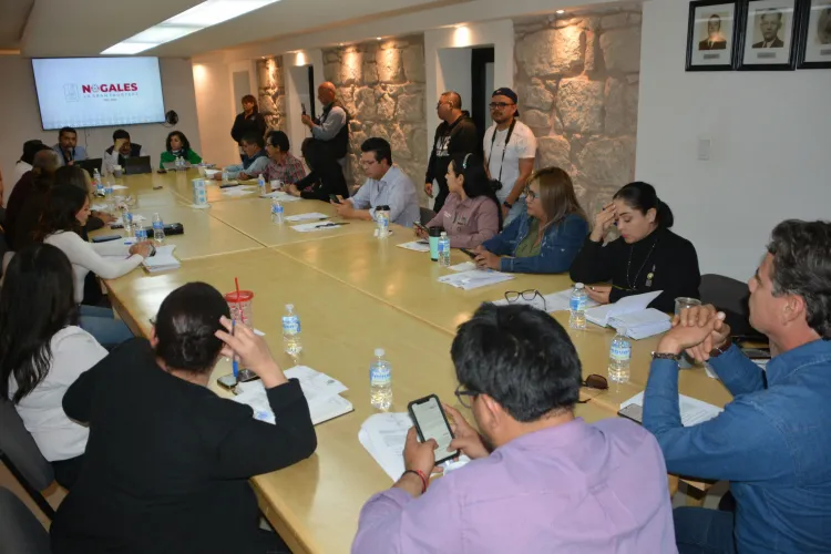 Derriba familia árbol de bellota y reciben multa de 89 mil pesos