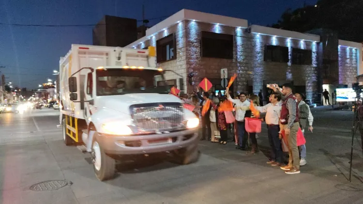 Entrega Alcalde 7 camiones nuevos para recolección de basura