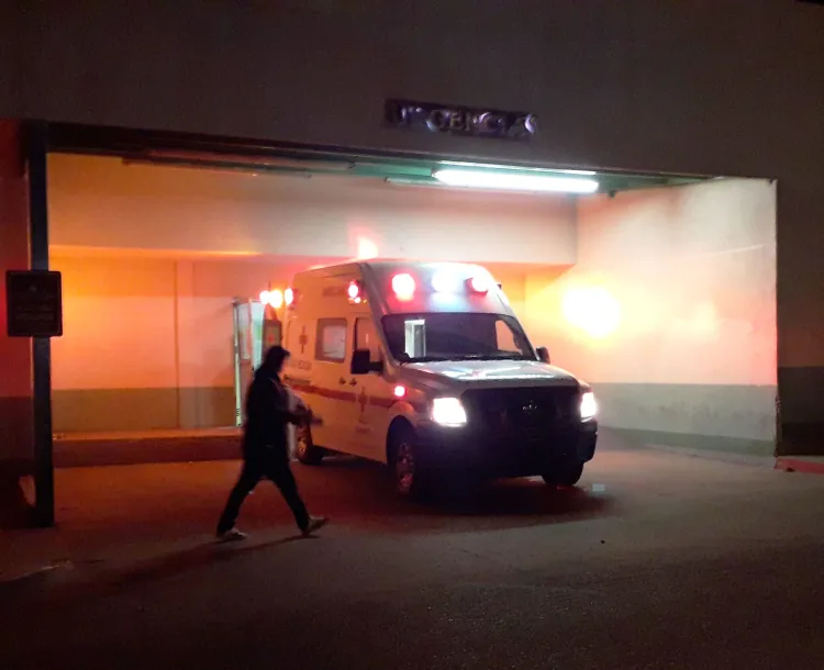 Grave menor por caída de segundo piso de su casa