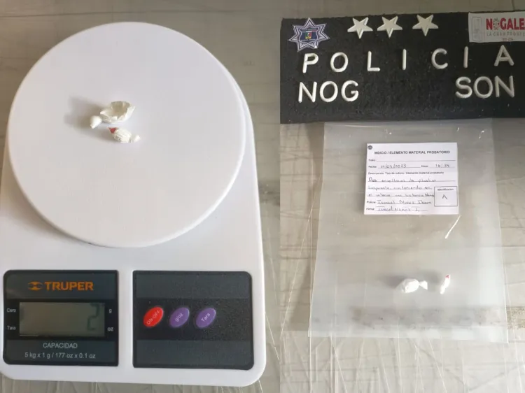 Detienen a conductor de taxi por posesión de droga