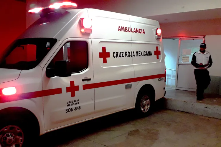 Cae niño a olla con agua hirviendo