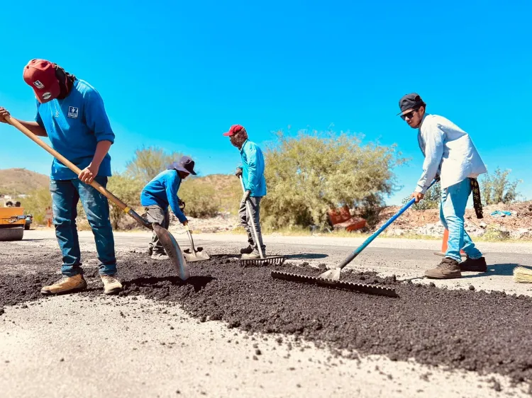 Siguen trabajos de bacheo en calles de Nogales