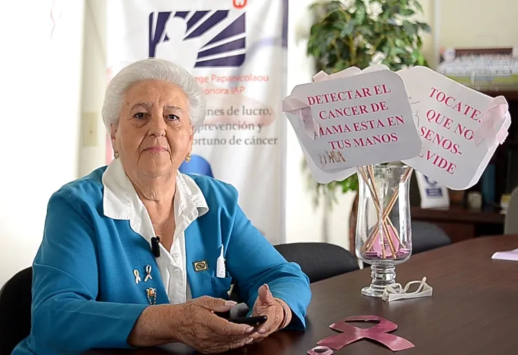 Recibe George Papanicolaou donativos para Jornada de Reconstrucción Mamaria